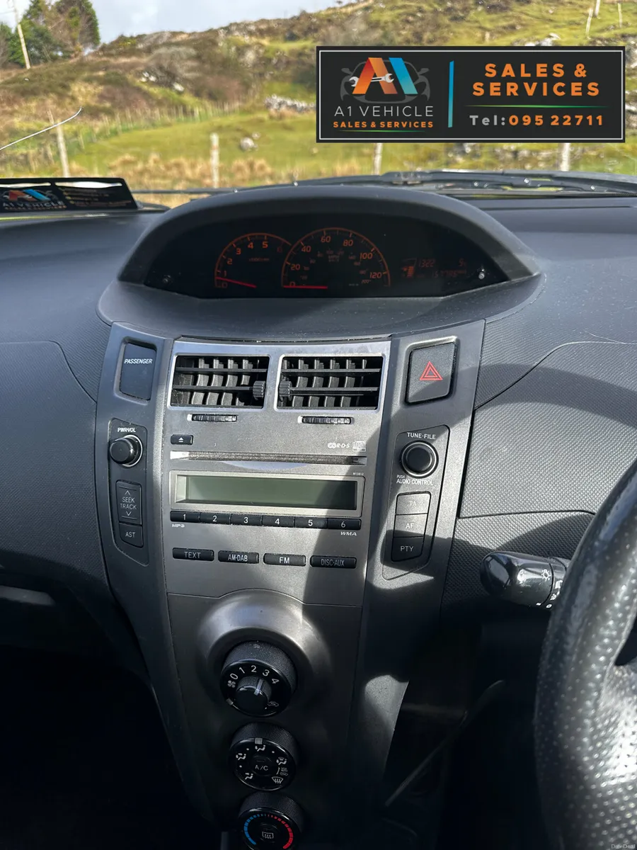 Toyota Yaris 2010 - Image 3