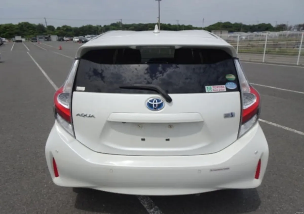 Toyota Aqua Auto Hybrid Nct 23/11/27  Tax 30/04/26 - Image 4