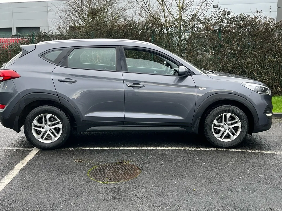 2017 Tucson, Very Clean, NCT 1/27 - Image 4