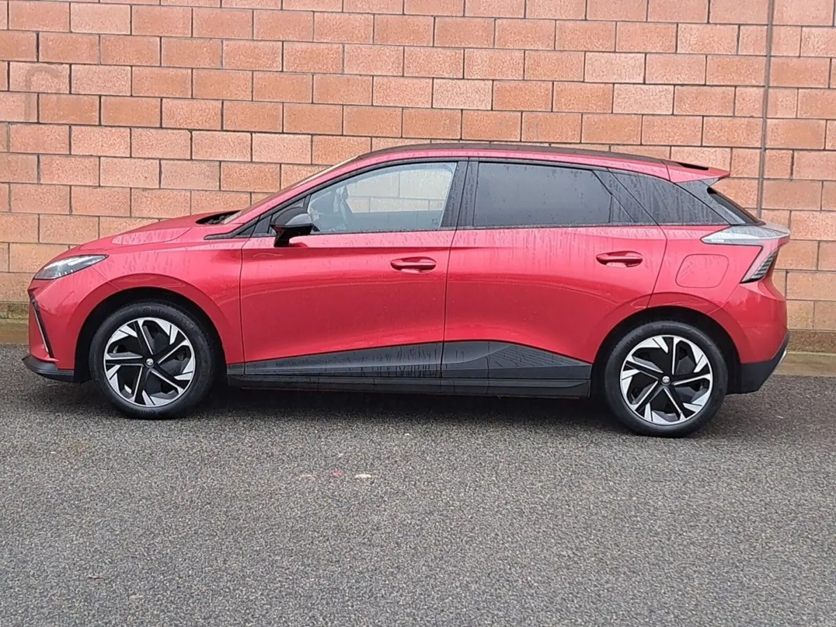 MG MG4 Exclusive Model 64 k/wh Battery. - Image 3