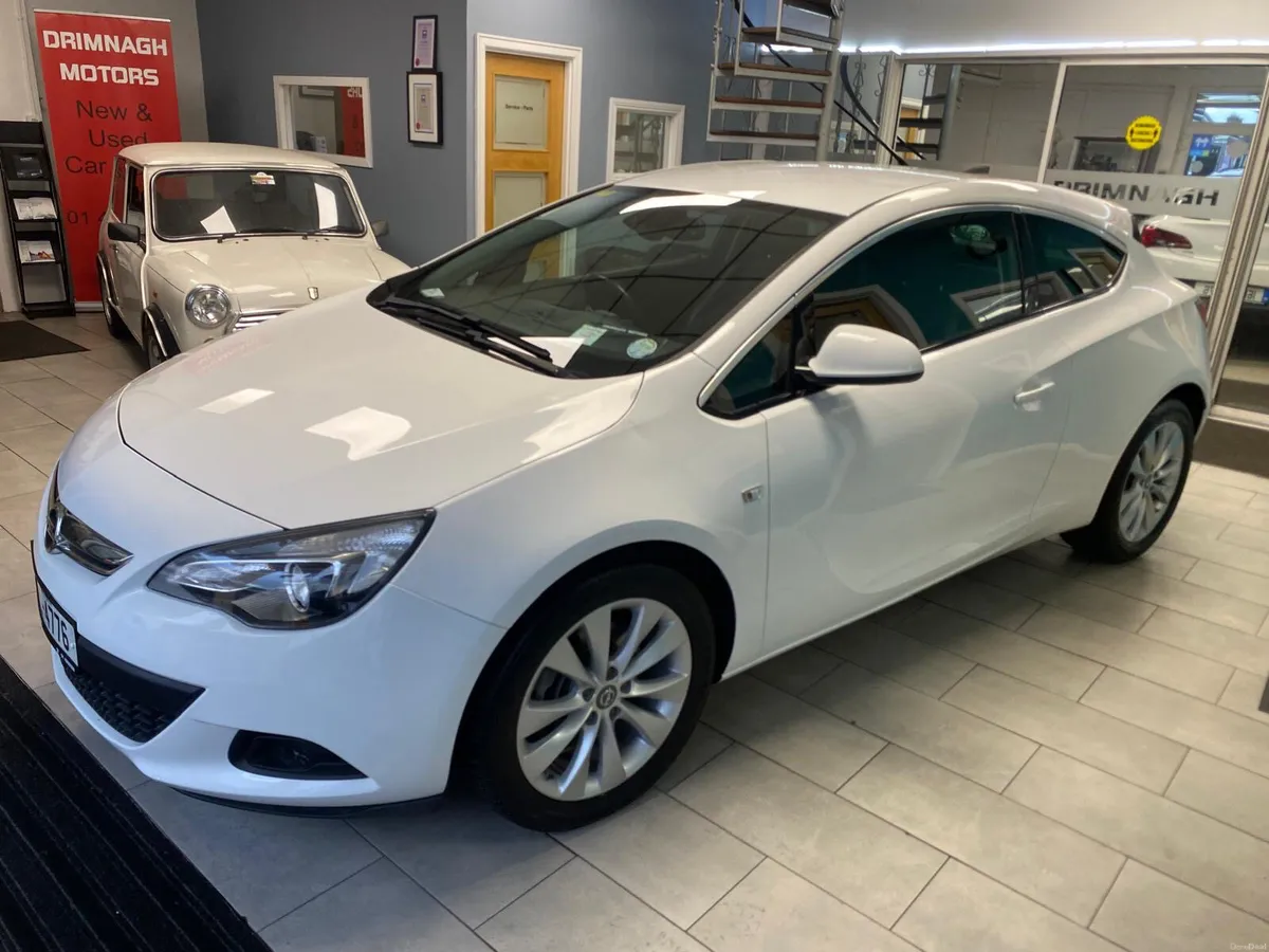 Opel Astra 2016 coupe - Image 2