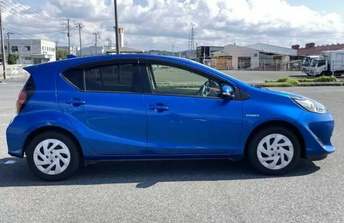 2019 Toyota Aqua 1.5 self charging petrol Hybrid - Image 4