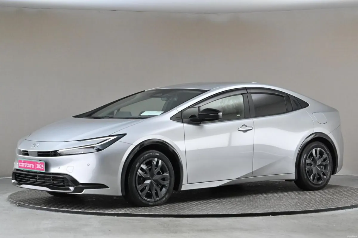 Toyota Prius 1.8 SELF CHARGING HYBRID **REVERSE CA - Image 4