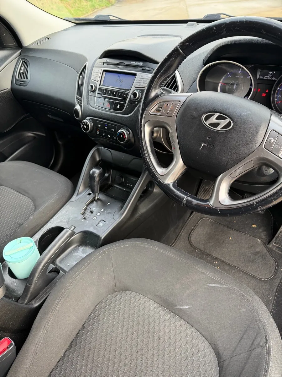 Hyundai ix35 4x4 Automatic - Image 4