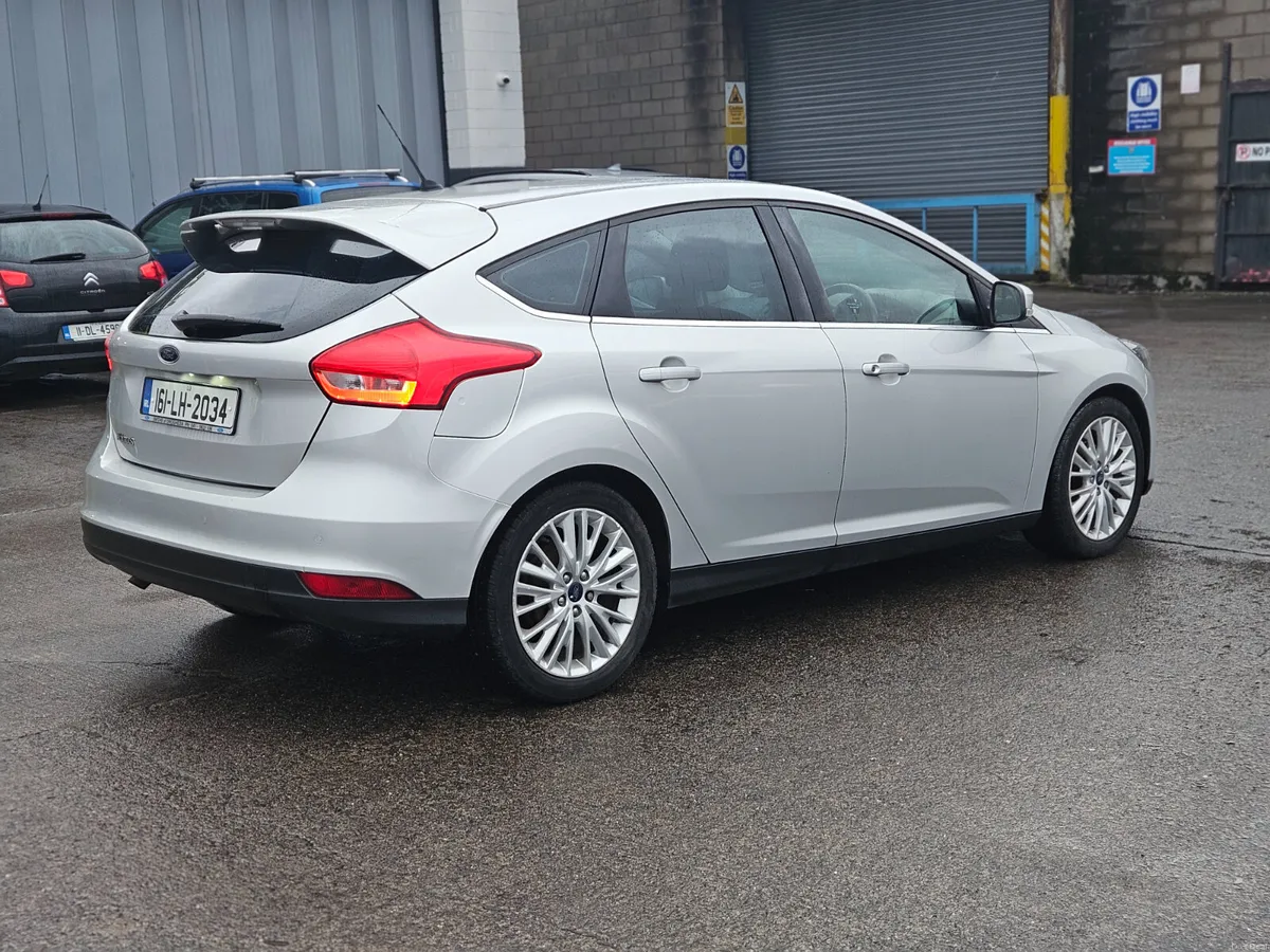 Ford Focus 1.5 ZTEC - Image 4