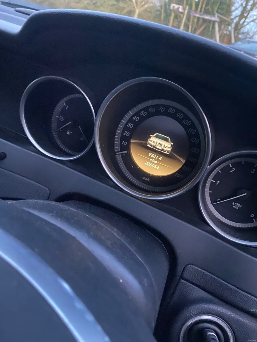 Mercedes-Benz C-Class 2012 - Image 3