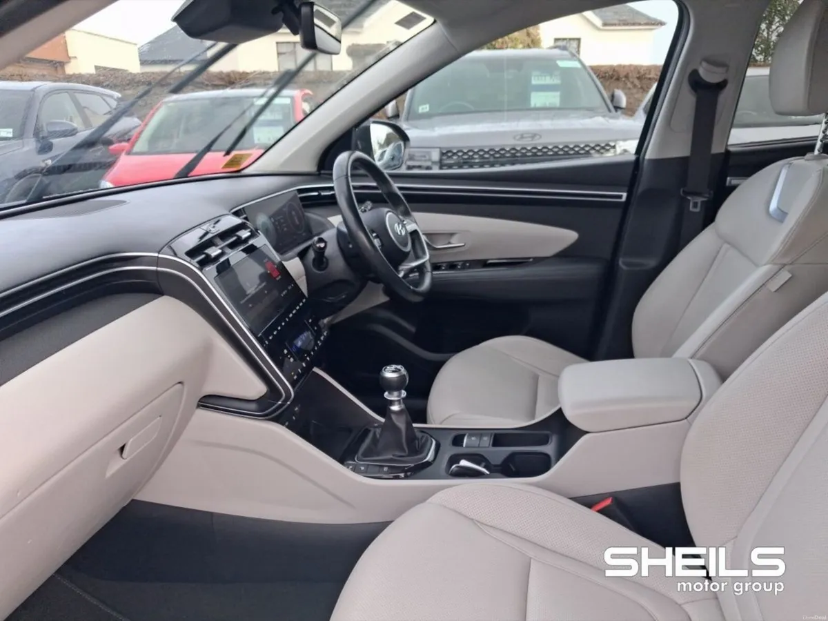 Hyundai Tucson 2WD Executive Plus - Image 4