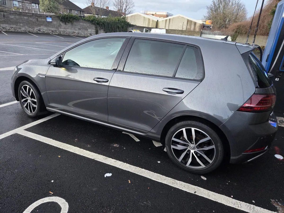 Volkswagen E-golf - Image 3