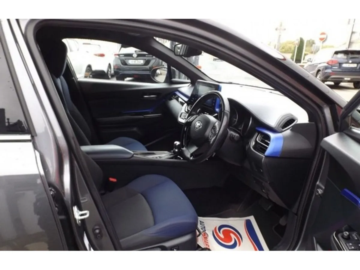 Toyota C-HR 1.8 HYBRID LUNA SPORT - Image 3