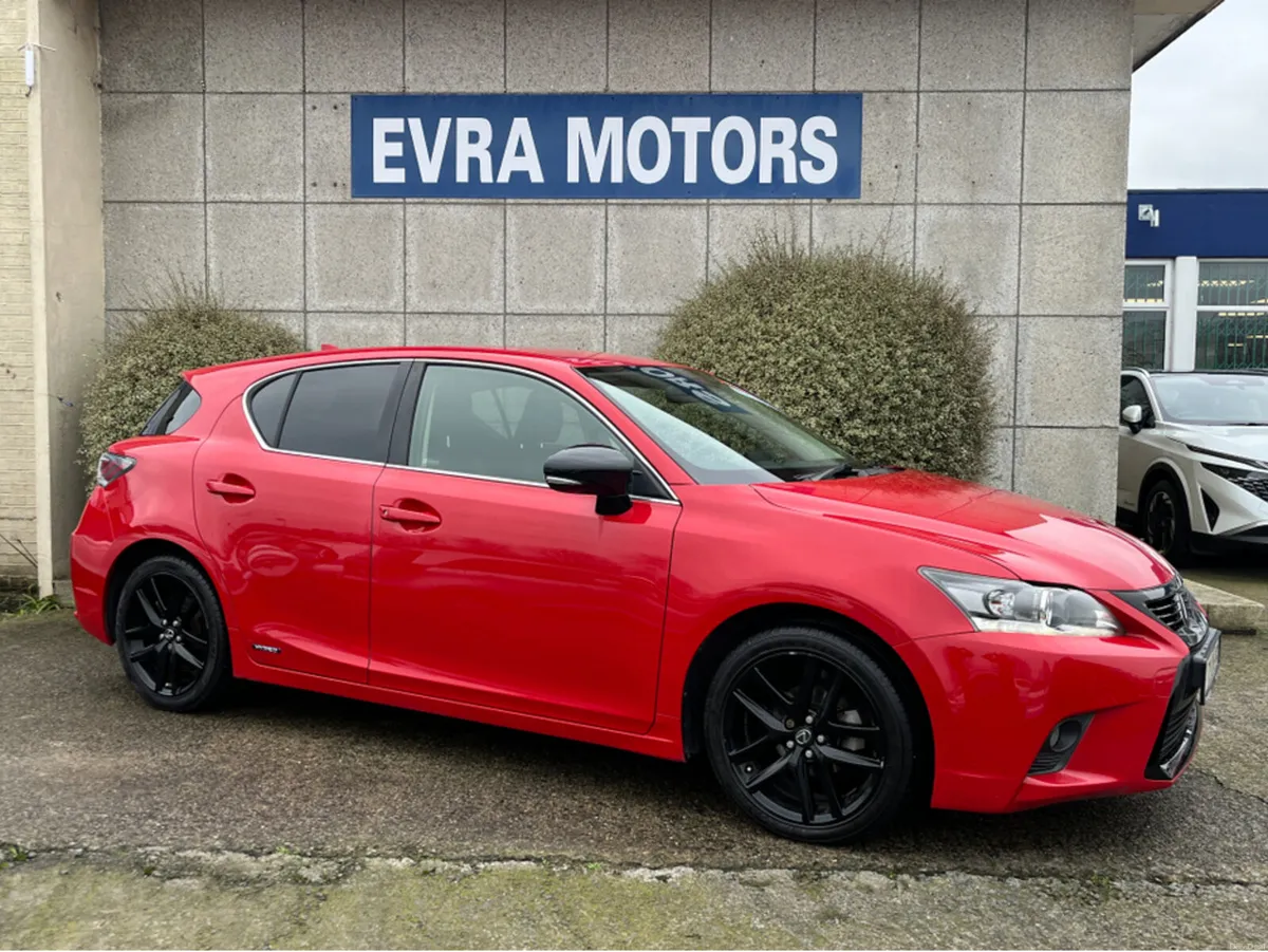 Lexus CT SPORT AUTOMATIC 1.8 PETROL //SAT NAV//REV - Image 3