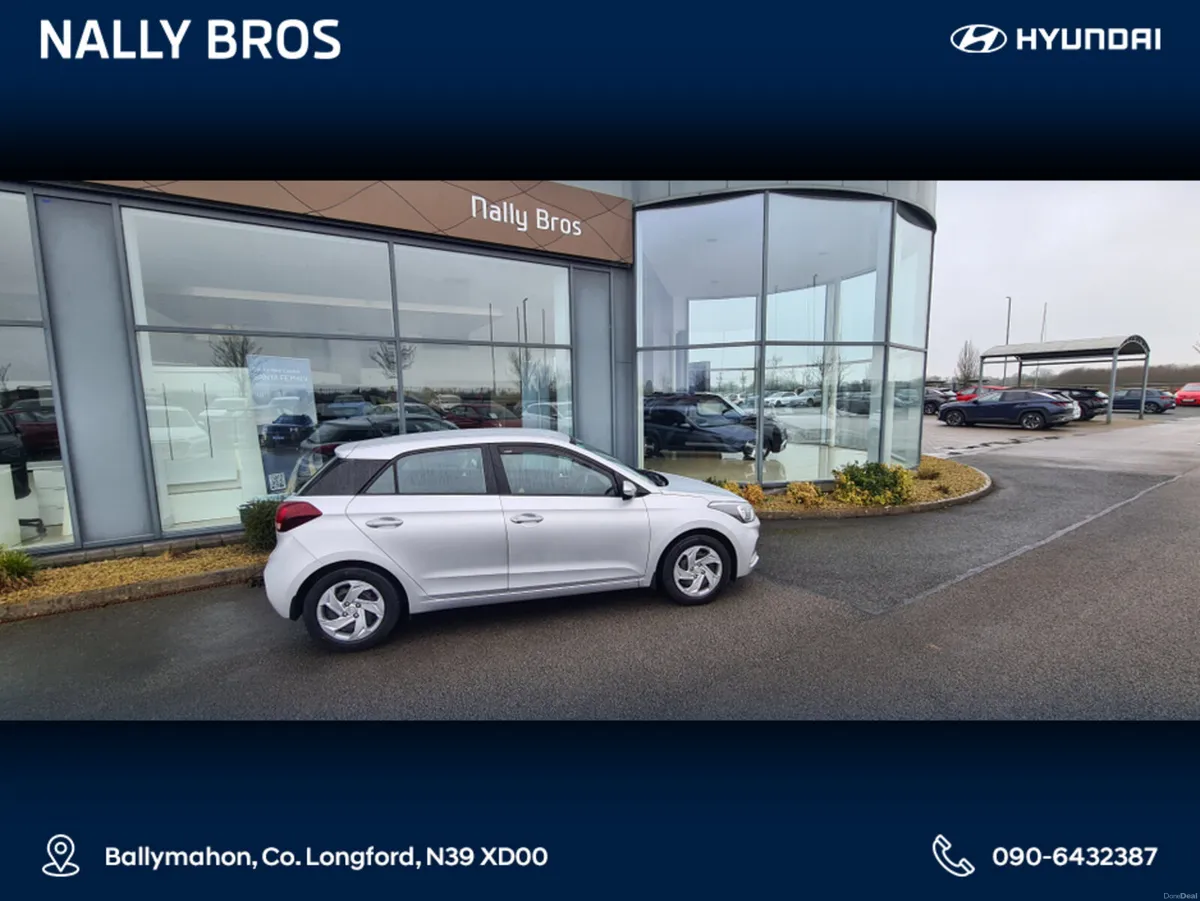 Hyundai i20 ACTIVE PETROL CLASSIC FACELIFT 5DR - Image 2