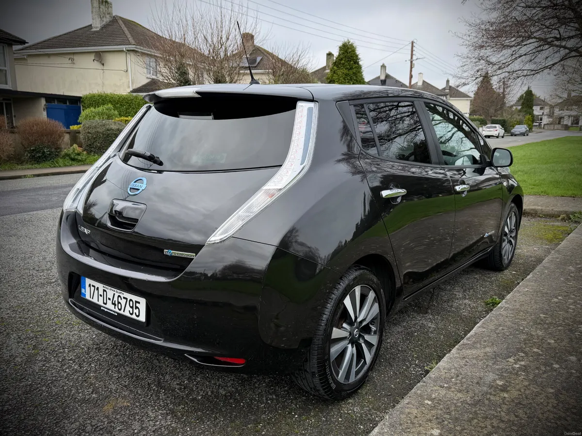 Nissan Leaf 2017 | 30 kWh | Only 37,000 km. - Image 4