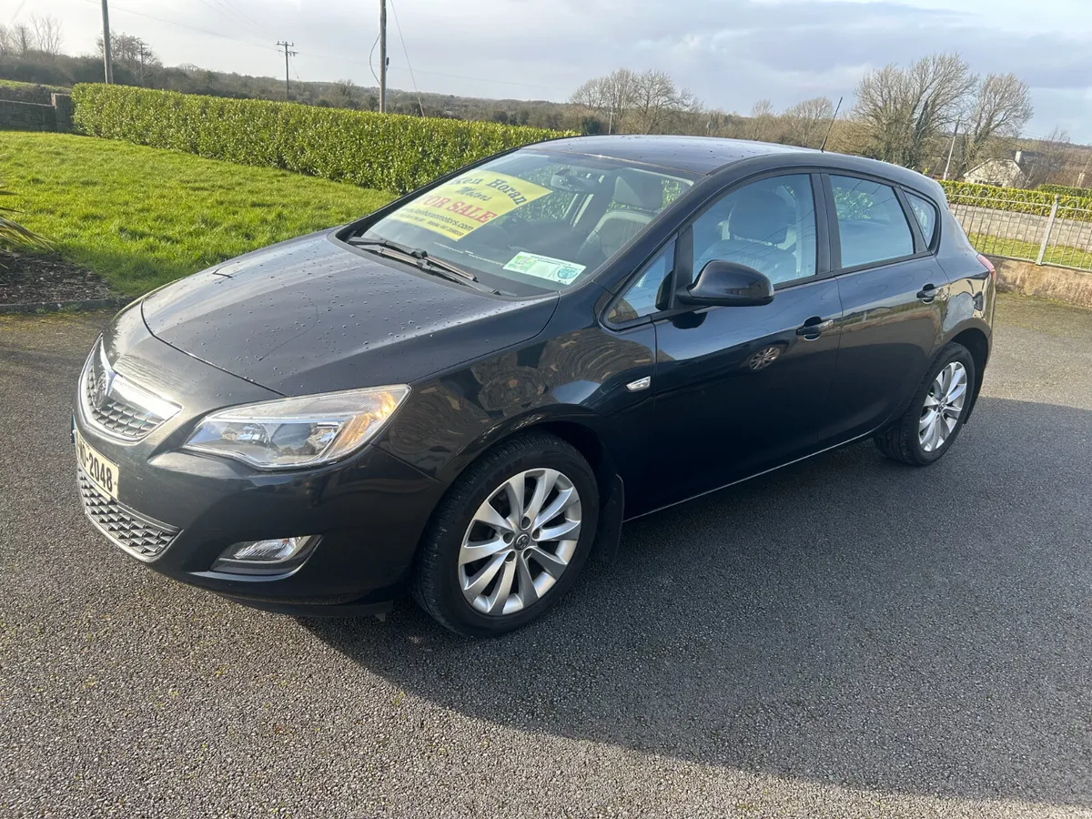 Vauxhall Astra 1.7 Dsl, 5dr hatch 2012 - Image 3