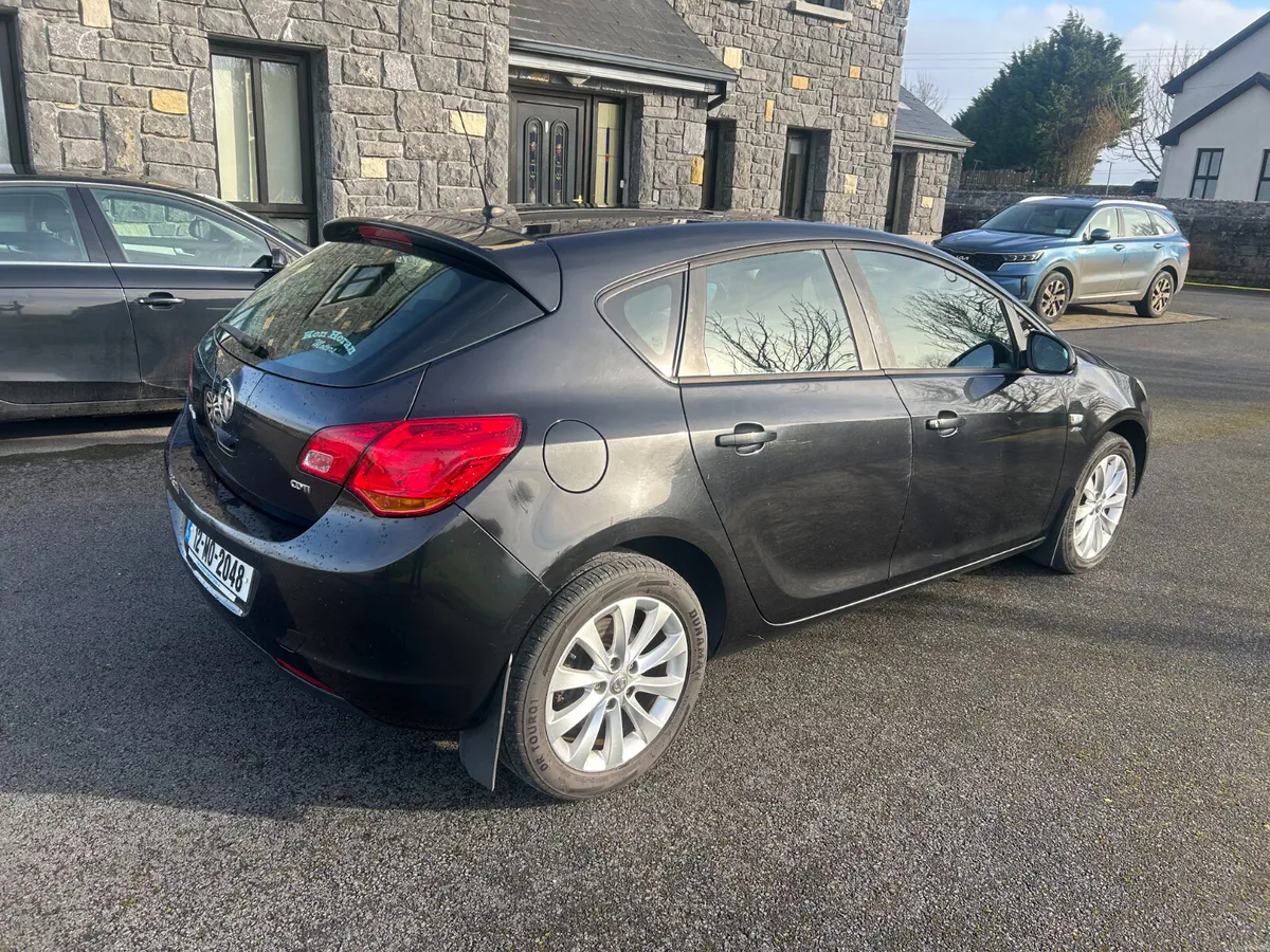 Vauxhall Astra 1.7 Dsl, 5dr hatch 2012 - Image 4