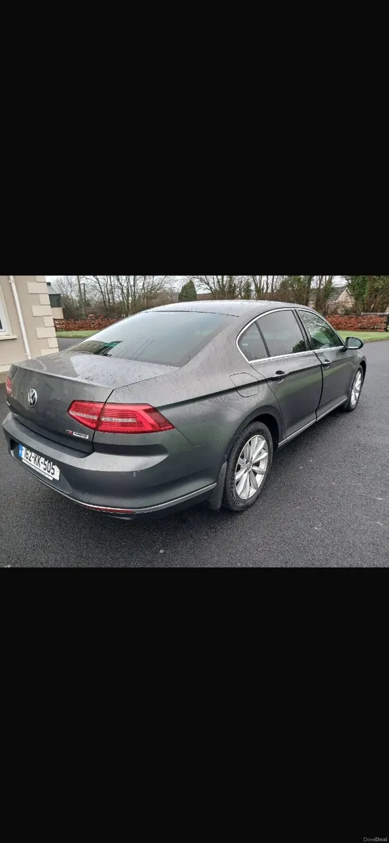 Volkswagen Passat 2016 - Image 2
