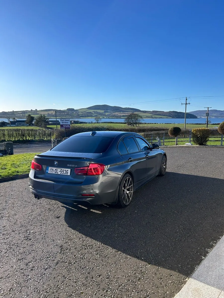 BMW 320d - Image 2