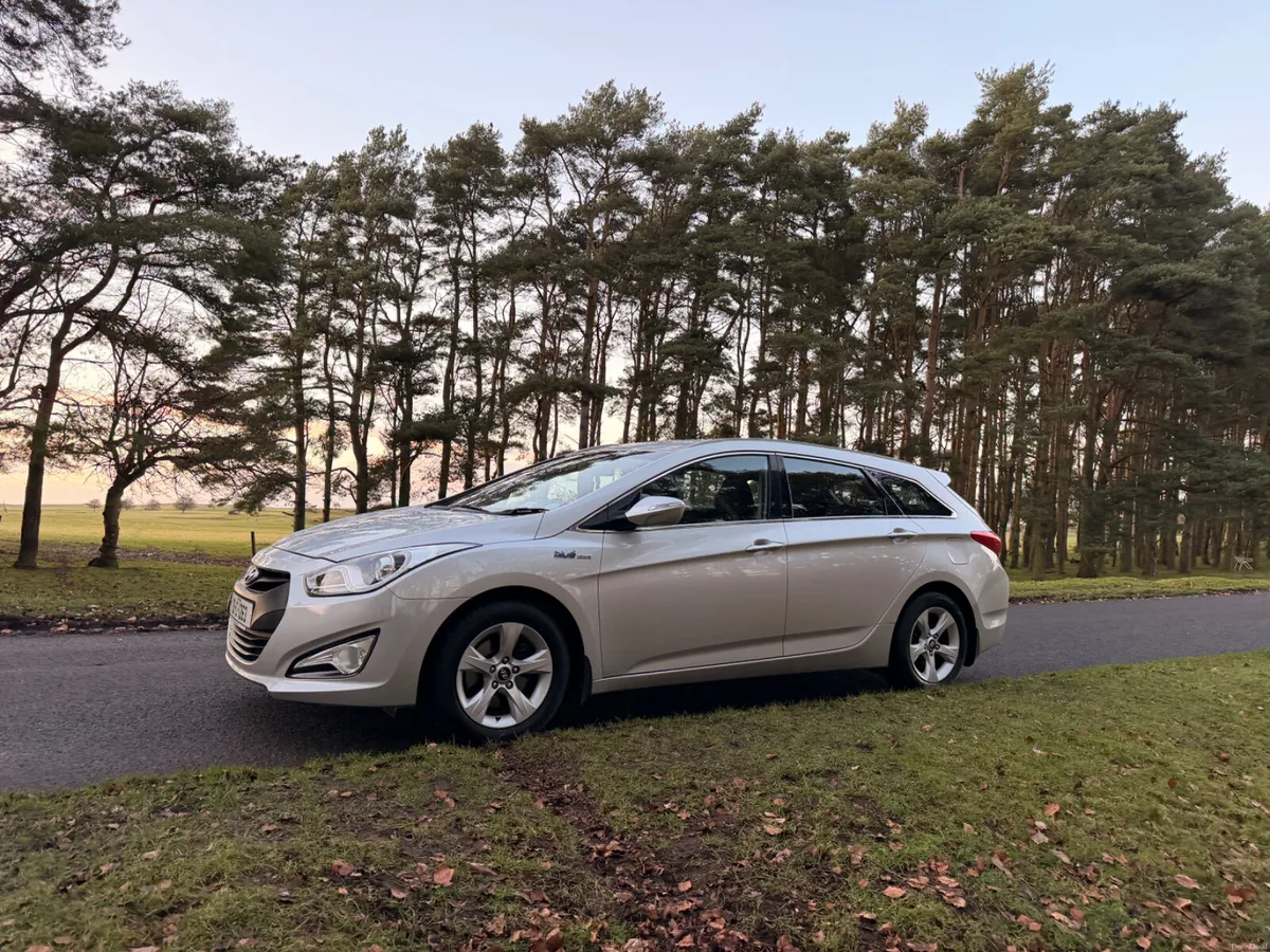 Hyundai i40 2013 Low KM Estate Nice Car - Image 3