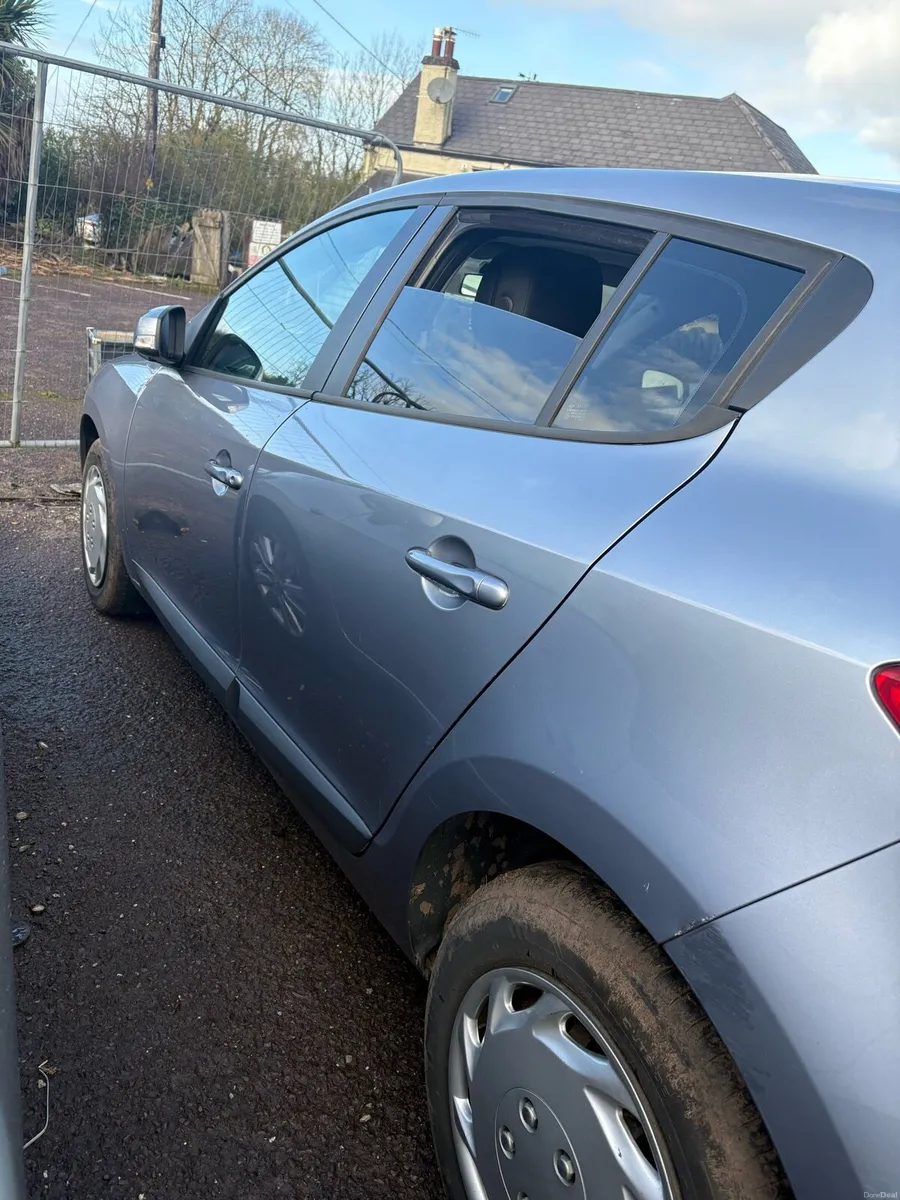 Renault Megane 2010 Automatic - Image 4
