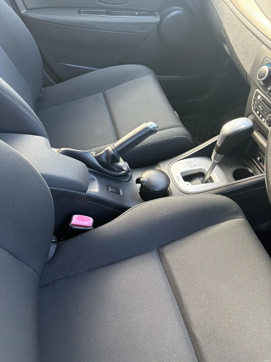 Renault Megane 2010 Automatic - Image 2