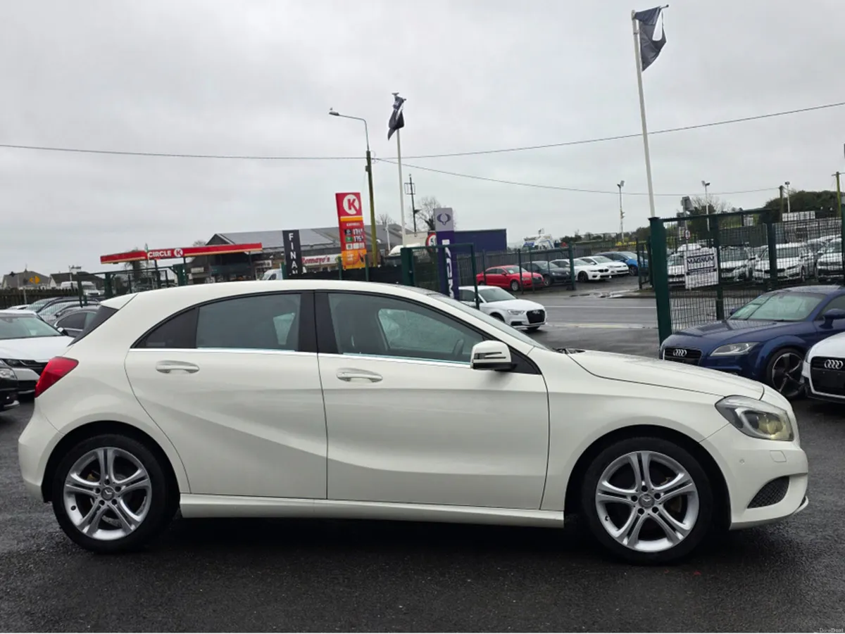 Mercedes-Benz A-Class A180 AMG LINE INTERIOR SUNFO - Image 4