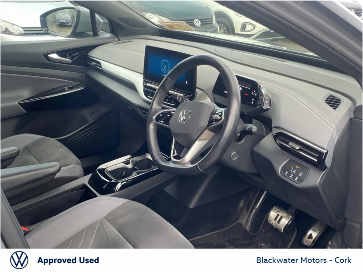 Volkswagen ID.4 77KWH 174BHP PRO LIFE AUTOMATIC - Image 4