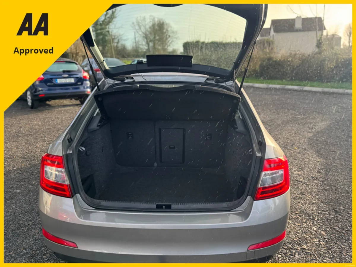 Skoda Octavia STYLE 1.6 TDI 110HP 4DR - Image 4