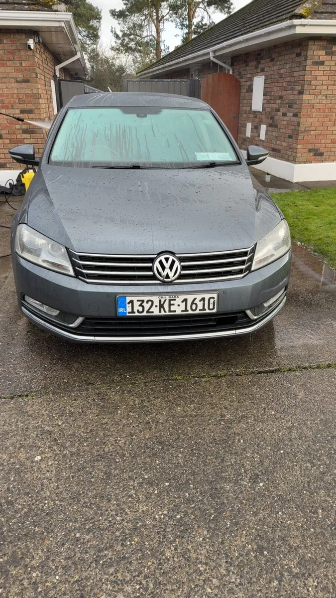 Volkswagen Passat Highline model - Image 1