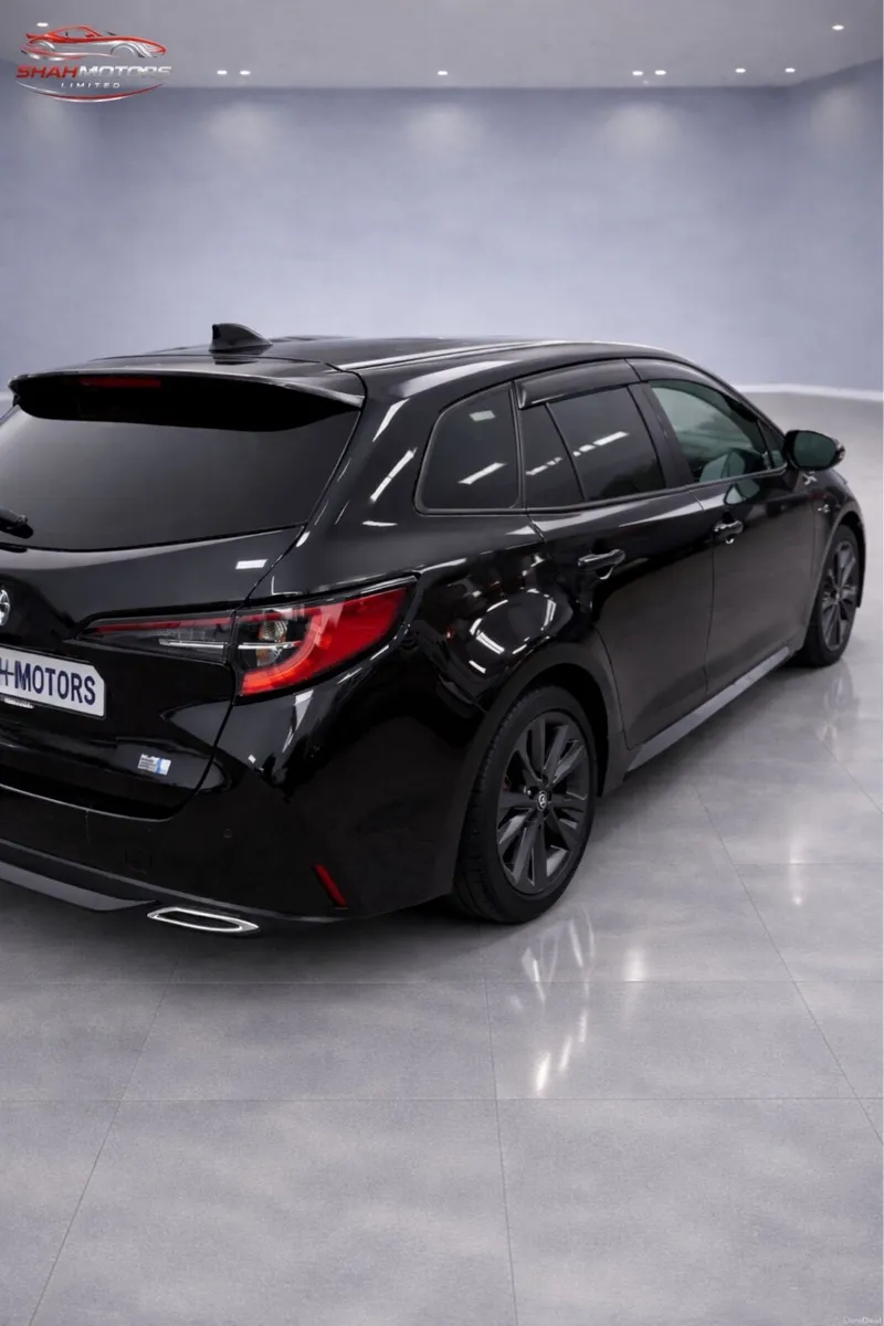 202 Toyota Corolla estate hybrid 1.8 - Image 3