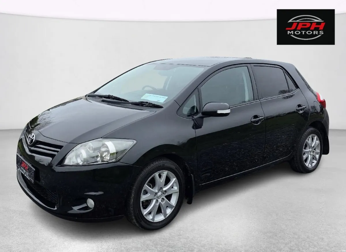 Toyota Auris low kms - Image 1