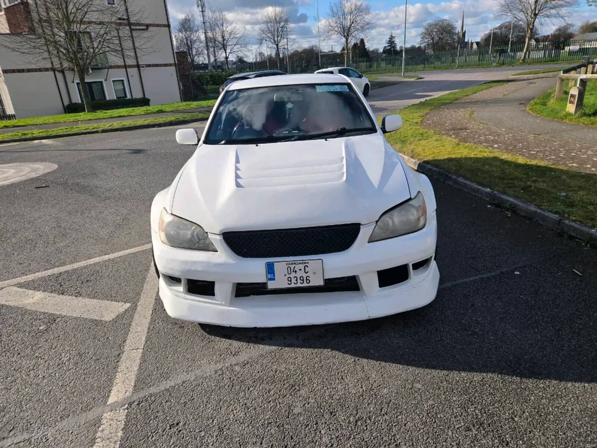 Lexus is200 - Image 2