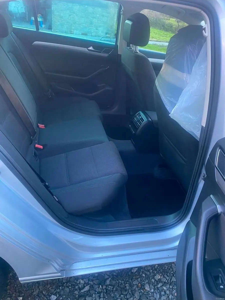 Volkswagen Passat 2017 - Image 4