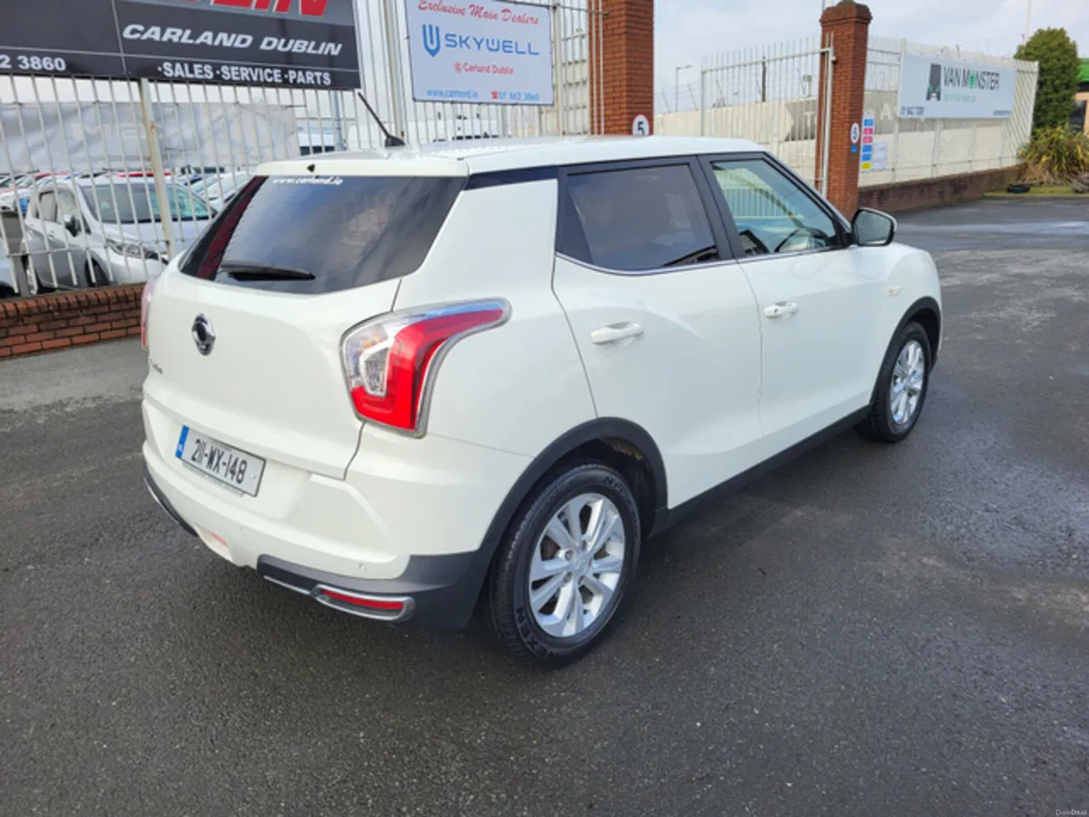 Ssangyong Tivoli (2yr Warranty) 4X2 ES 1.6 Diesel - Image 4