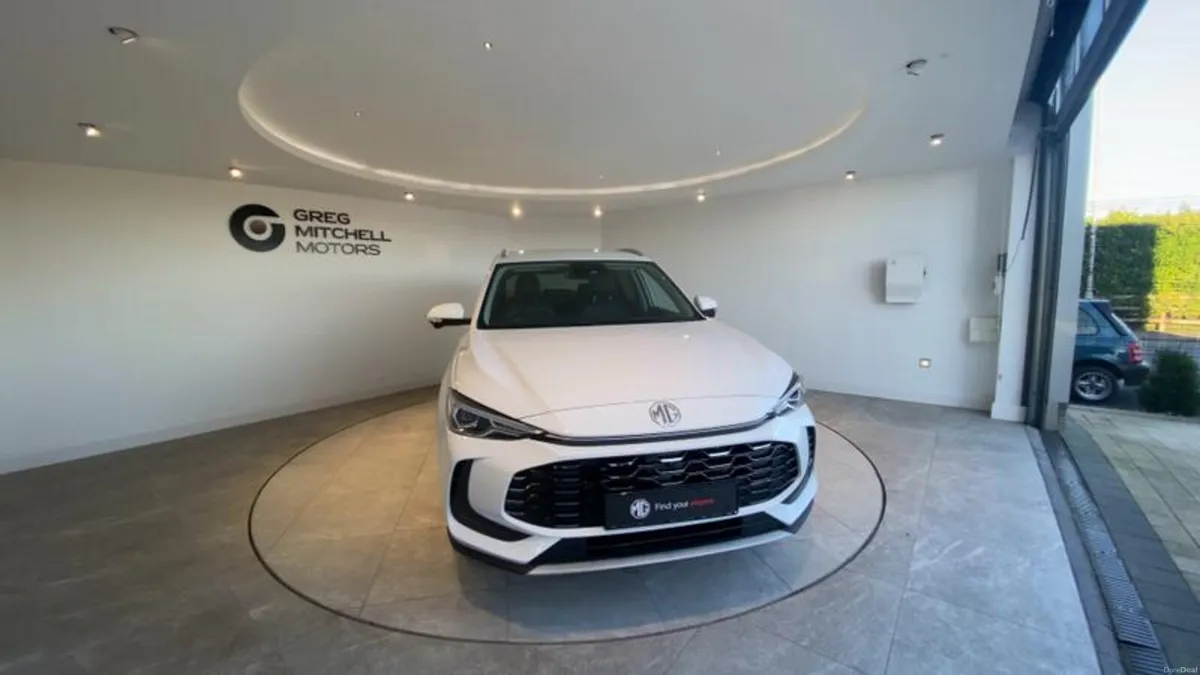 Other Other 1.5 SE 5dr - Image 2