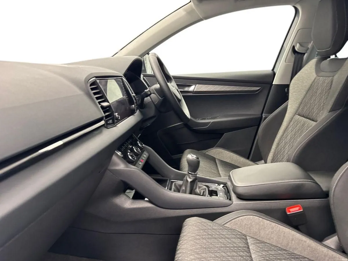 Skoda Karoq 2.0TDI SEL *5.9% APR* €70 PER WEEK ON - Image 2