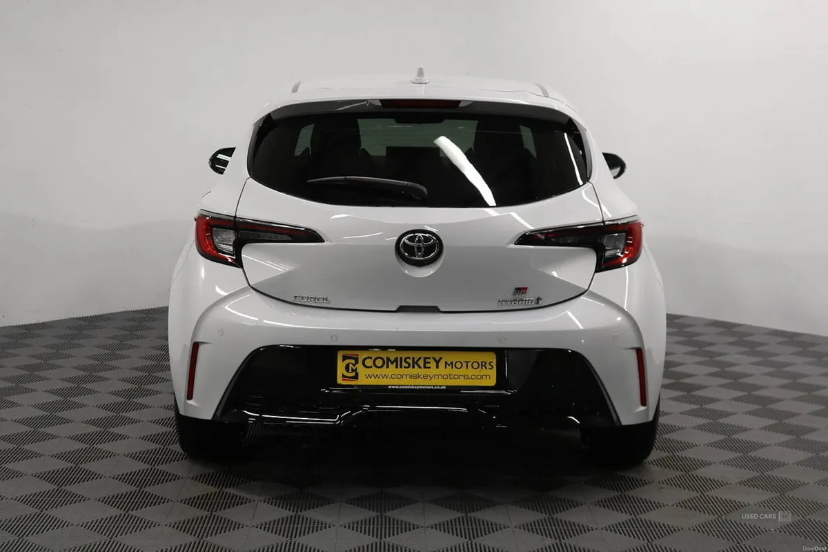 Toyota Corolla VVT-h GR SPORT - Image 5