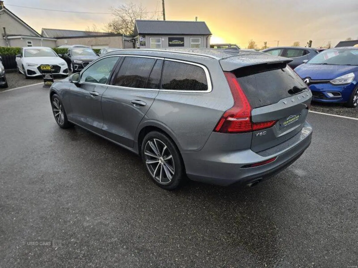 Volvo V60 Momentum - Image 3