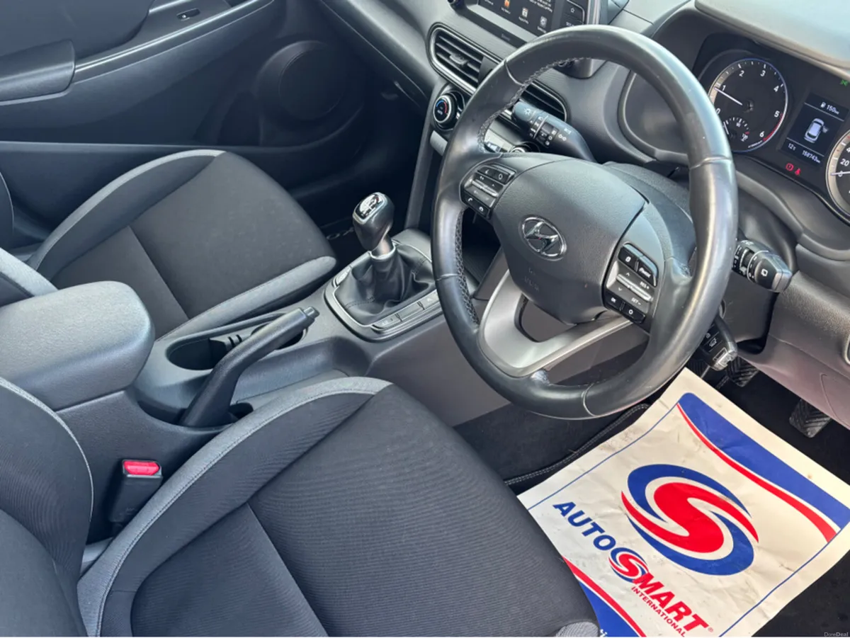 Hyundai KONA KAUAI EXECUTIVE 5DR - Image 2