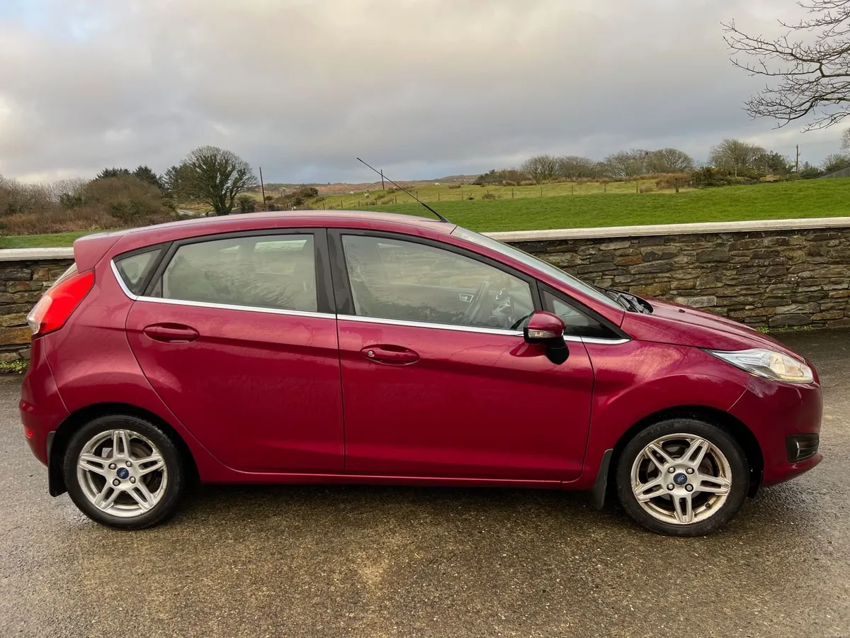 Ford Fiesta 2014 - Image 2