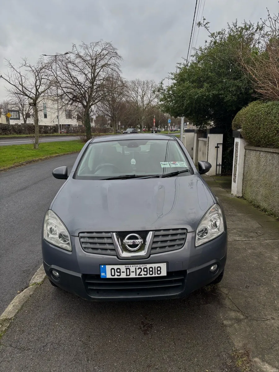Nissan Qashqai 1.6 Petrol  LOW MILEAGE - Image 1