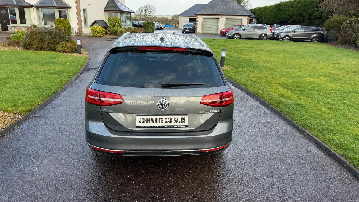 Volkswagen Passat highline 2.0 150 bhp - Image 4