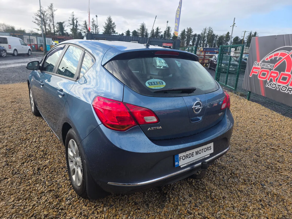 Opel Astra 2014 - Image 3