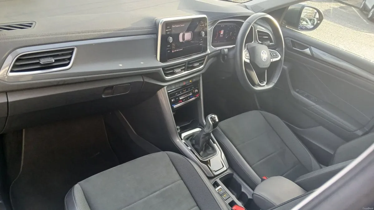 Volkswagen T-Roc Style 2.0 TDI 116HP **REAR VIEW C - Image 3