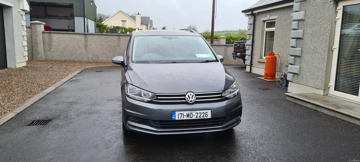 Volkswagen Touran 2017 - Image 1
