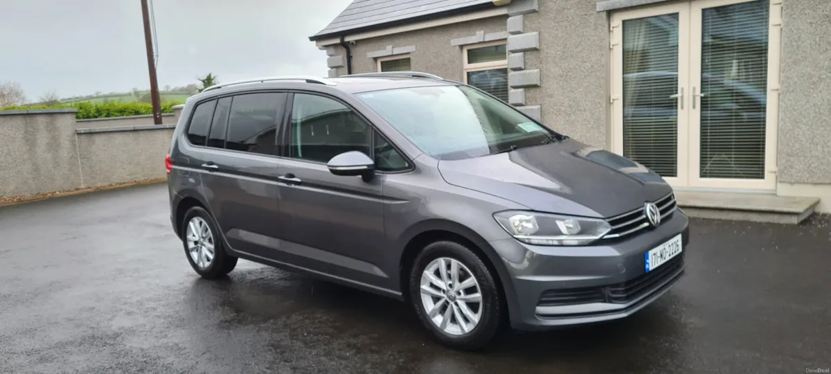 Volkswagen Touran 2017 - Image 2