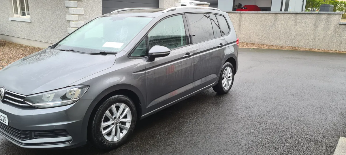 Volkswagen Touran 2017 - Image 3