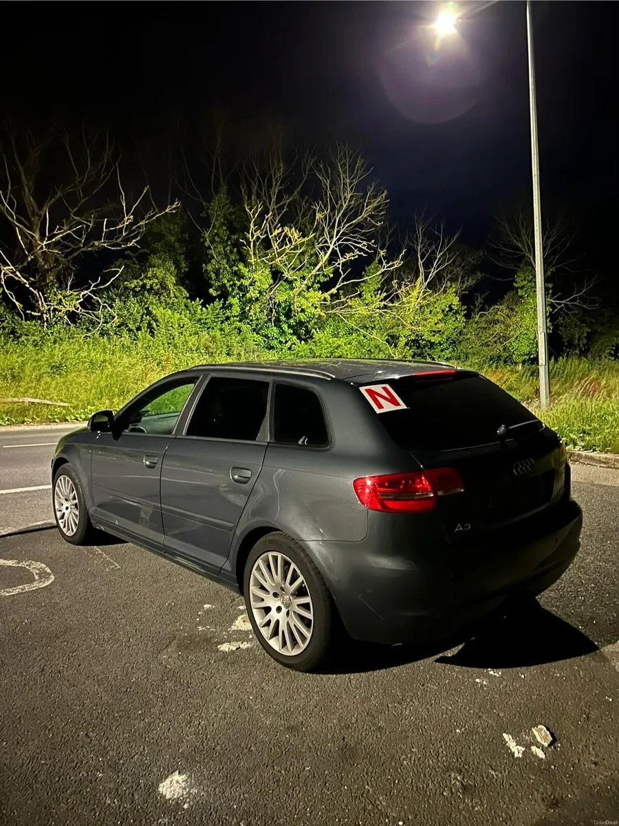 Audi a3 1.9 TDI Leather heated seats + CarPlay - Image 2