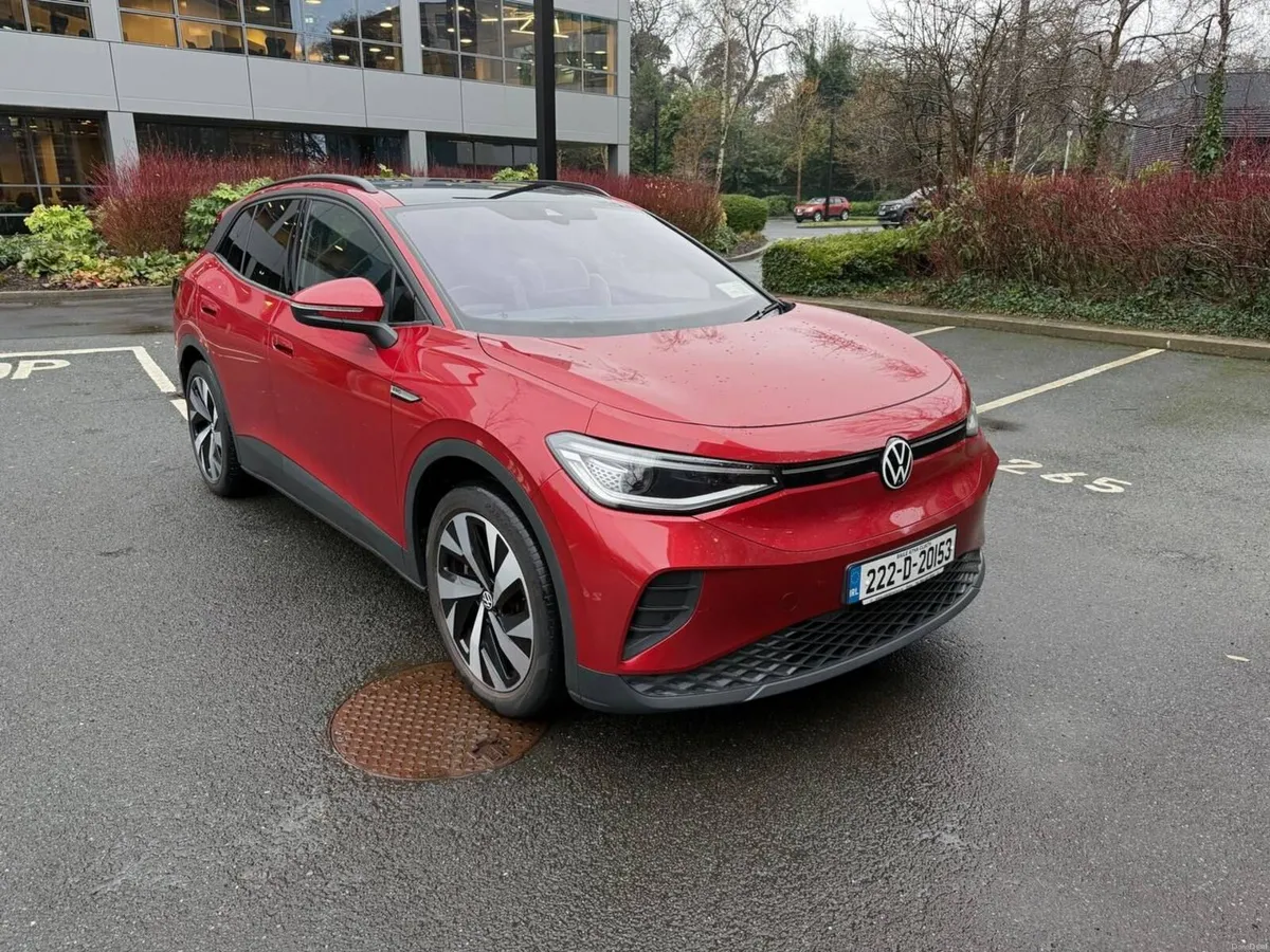 ID.4 TECH | Sunroof | HUD | 20" alloy | 360 Camera - Image 2