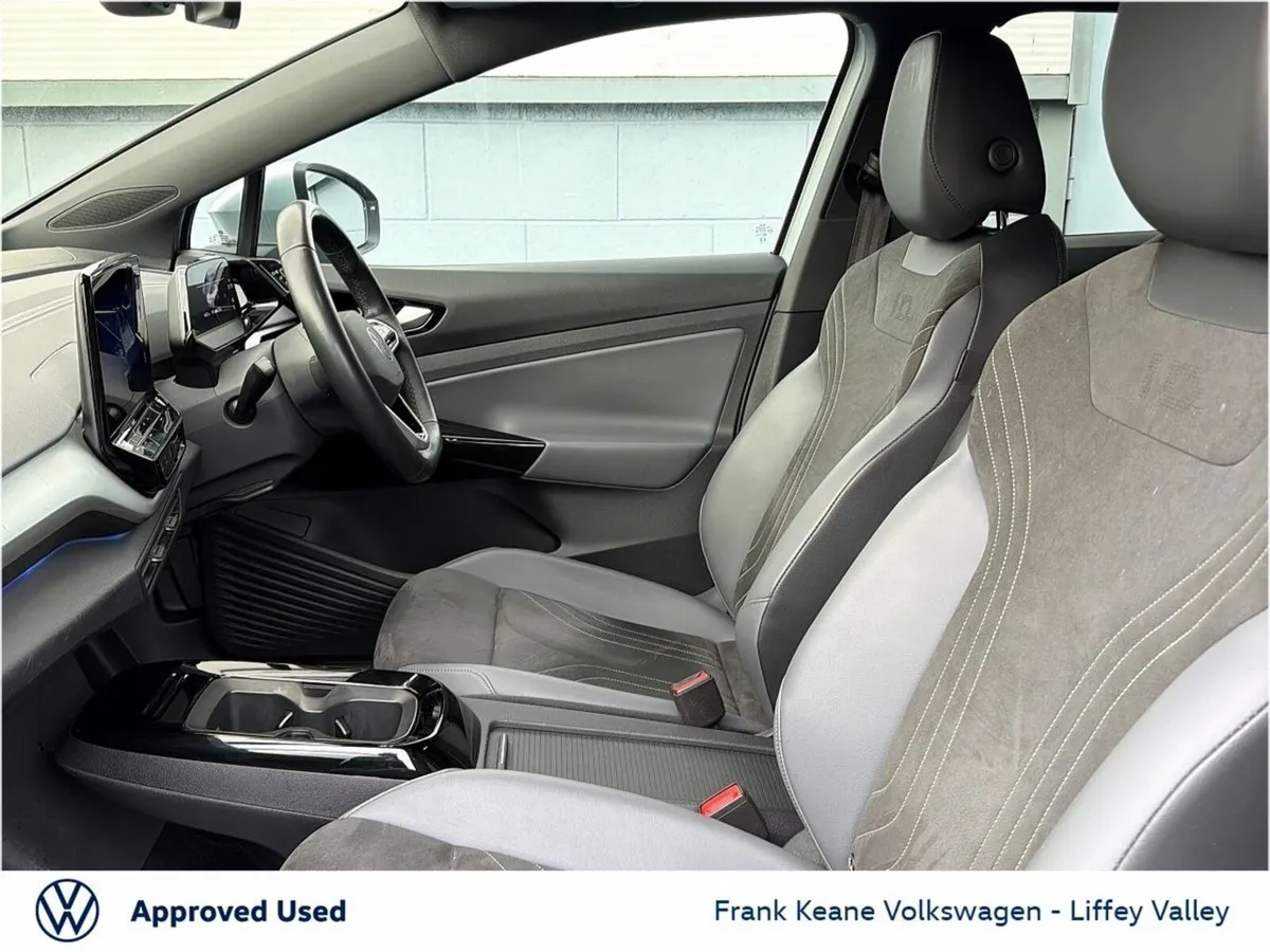 Volkswagen ID.4 77KWH LIFE DX 174BHP *SCALE SILVER - Image 4