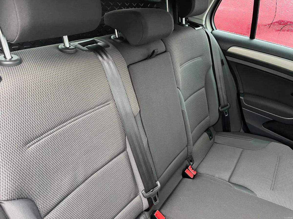 Volkswagen Golf 2015, 1.2 TSI 5DR AUTO LOW KMS - Image 3