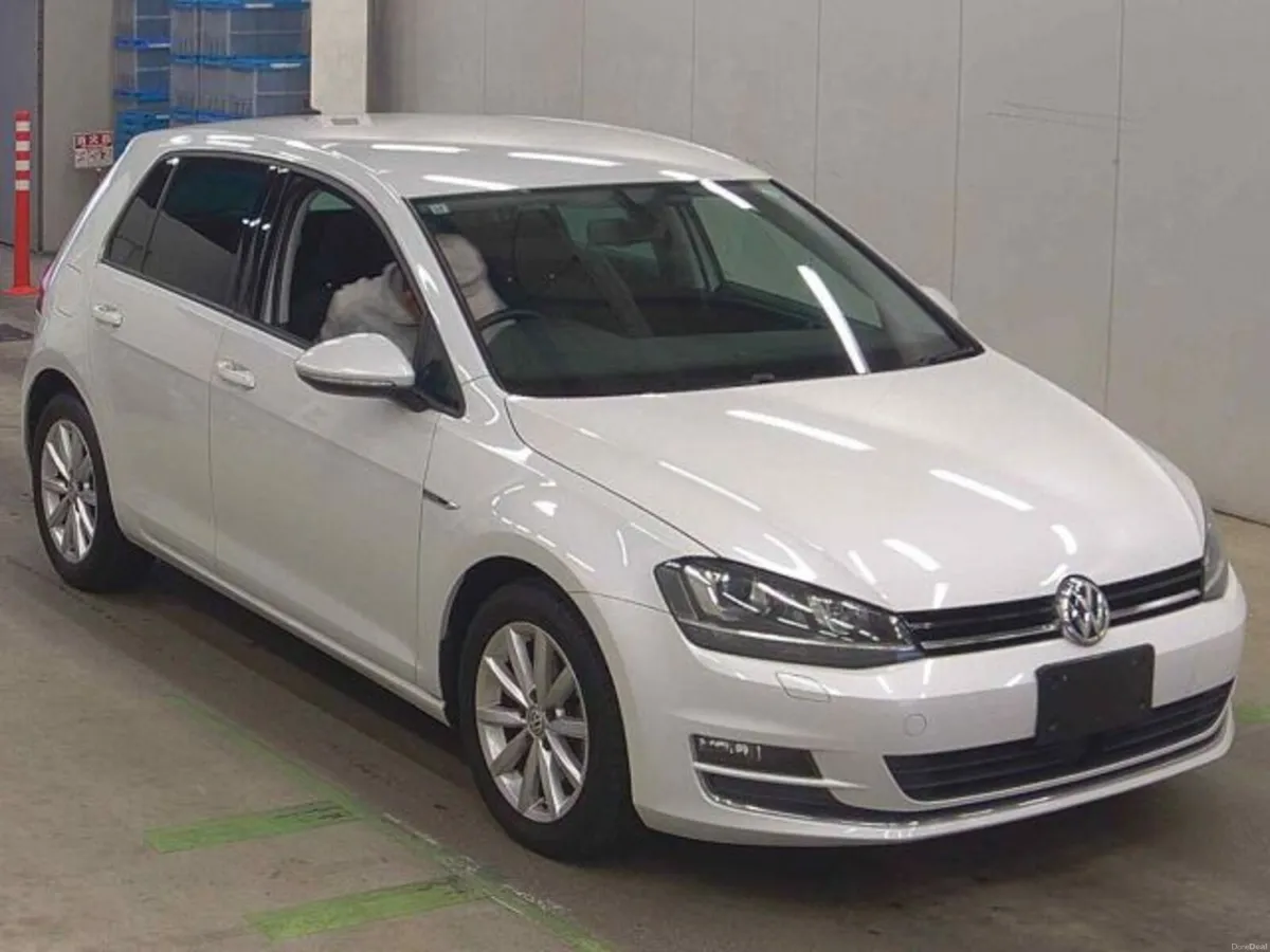 152 Volkswagen Golf 1.2 TSI Lounge - Image 2